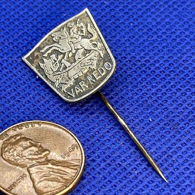 VINTAGE DRAGON SLAYER PIN â€œVAR REDOâ€ 