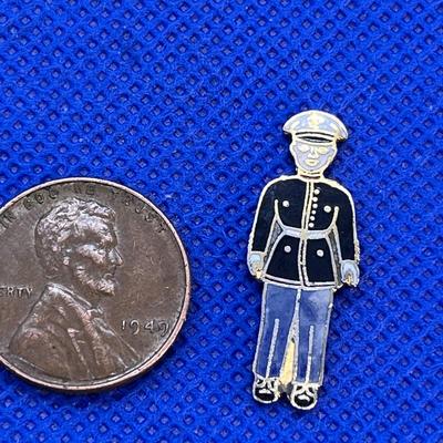 VINTAGE U.S. MARINES? TINY DETAILED CHARM