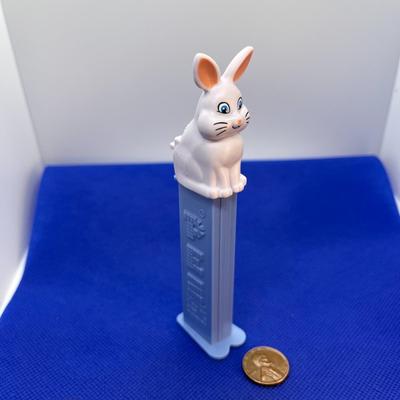 SITTING BUNNY RABBIT PEZ DISPENSER