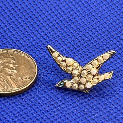 VINTAGE SWALLOW BIRD PIN w/ TINY PEARLS