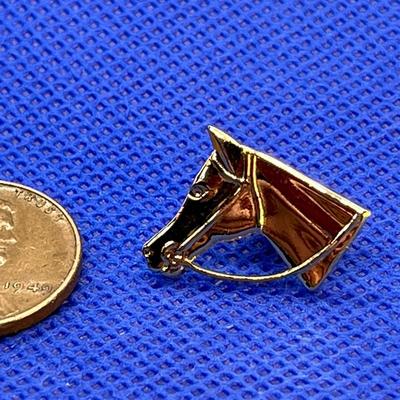 SMALL GOLD TONE HORSE HEAD PIN 