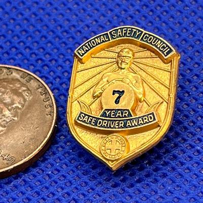VINTAGE 7 YEAR SAFE DRIVING AWARD PIN