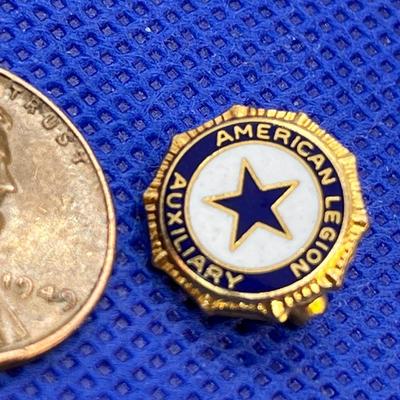 OLD AMERICAN LEGION AUXILIARY PIN