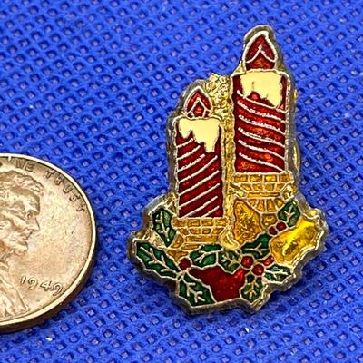 VINTAGE CHRISTMAS CANDLE PIN