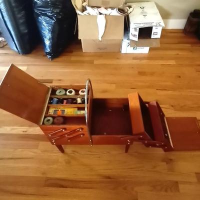 VINTAGE WOODEN ACCORDIAN STYLE SEWING BOX