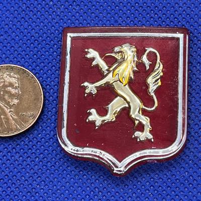 LUCITE LION RAMPANT SHIELD