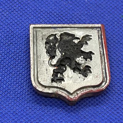 LUCITE LION RAMPANT SHIELD