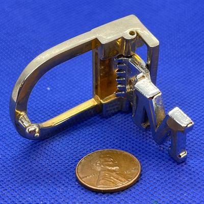 HEFTY METAL LETTER "M" BELT BUCKLE