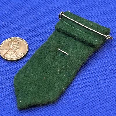 GSA GIRLS SCOUT PIN ON FELT RIBBON
