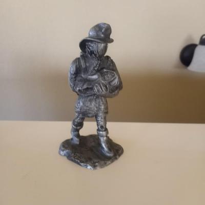 SMALL PEWTER FIRE FIGHTERS COLLECTABLES