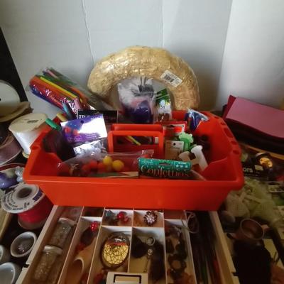 CARRY TOTE WITH DRAWER AND CRAFTING ITEMS