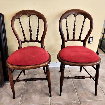 Lot #109  Pair of Antique Parlor Chairs