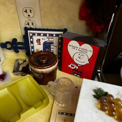 A Kitchen Corner of nick knacks and do da's VINTAGE 