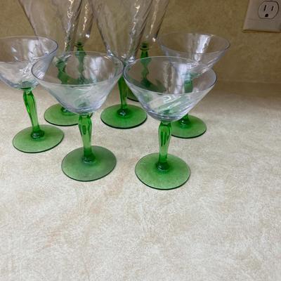 Gorgeous Green Stemware (8) 