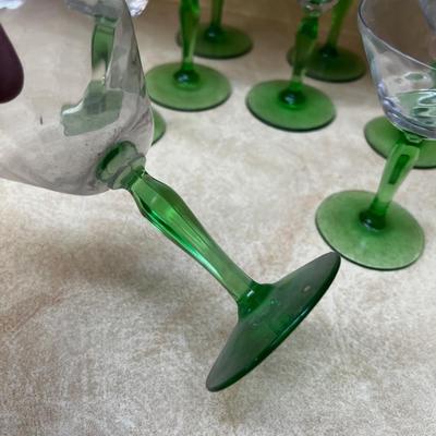 Gorgeous Green Stemware (8) 