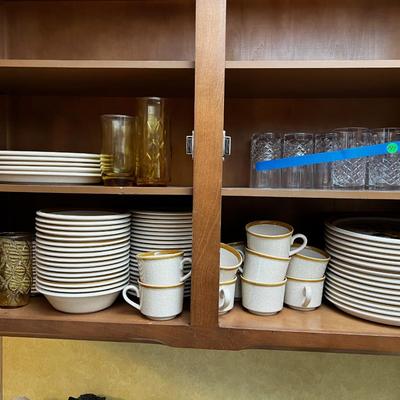 Mikasa Stoneware Sunflower Design Melissa Pattern Plus Extra Amber Tumblers 