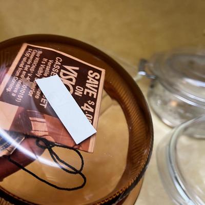 Pyrex: Brown, Round, Square. 