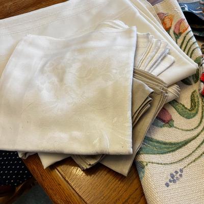 Lot of Linens 