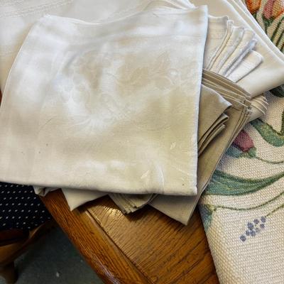 Lot of Linens 