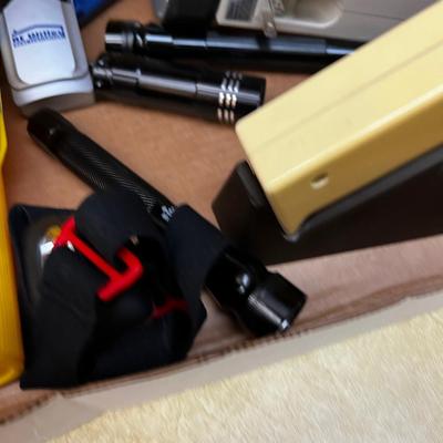 Tray of Flashlights, Serval Varieties 