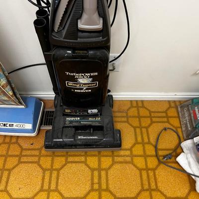 2 Vacuums ORECK and HOOVER 