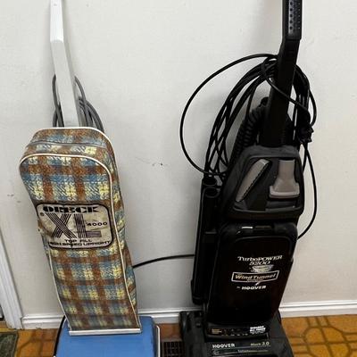 2 Vacuums ORECK and HOOVER 