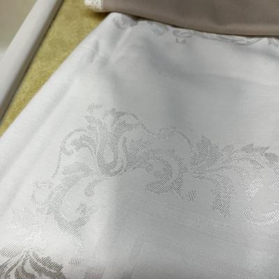 3 Table Cloths Demask Line 