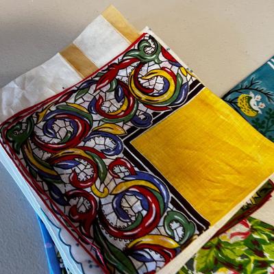 Lots of Vintage Women's Handkerchiefs 