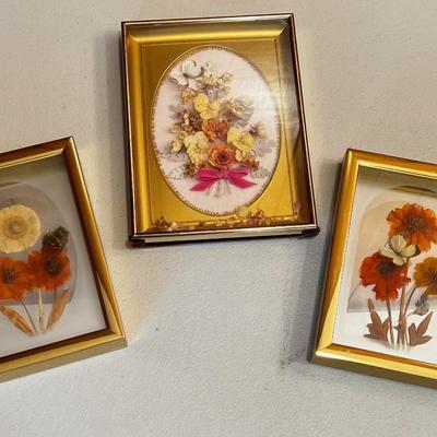 3 Dried Flowers under Glass