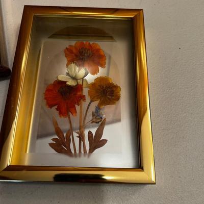 3 Dried Flowers under Glass
