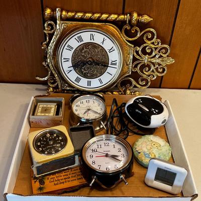 Large Lot of Clocks 