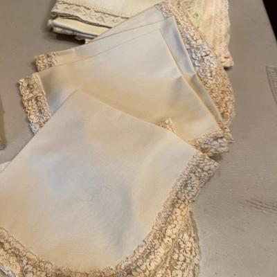 Napkins &  Place Mats w  Lace Edge 
