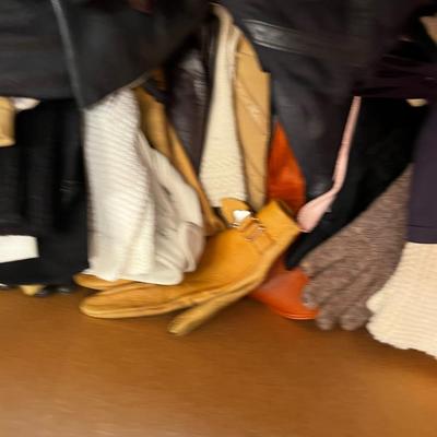 Women's Gloves; Out Door Wintery  