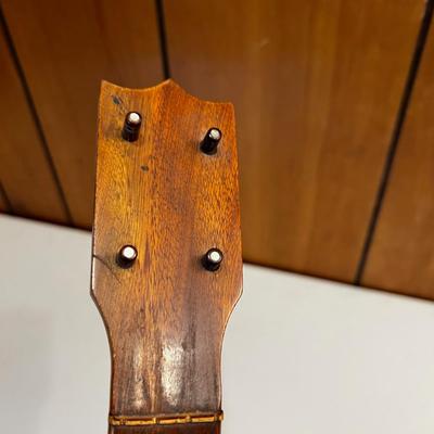 Jonah Kumalae Honolulu Ukulele Antique! 