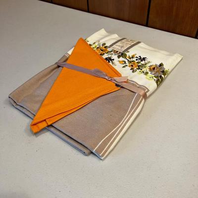 Brand New Table Cloth with rosebuds