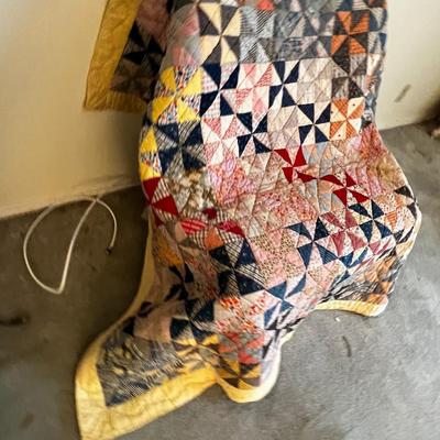 Patchwork Quilts Yellow trim Yellow Back