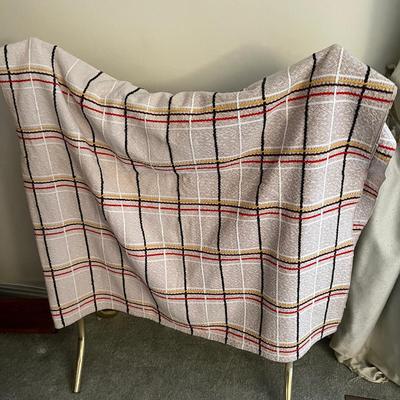 VINTAGE '70 Cotton Bed Spread Light for the Summer. 