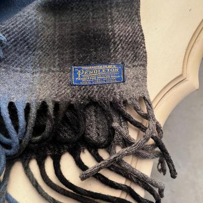 Pendleton 100% Wool Gray Black Plaid