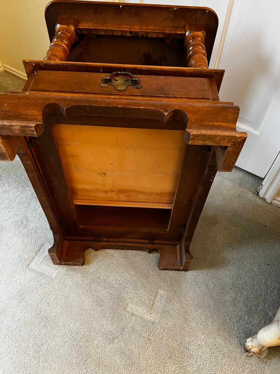 Ethan Allen Maple End Table with Formica Top