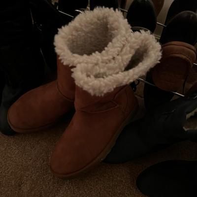 Women's Shoe Lot Size 6  ish 