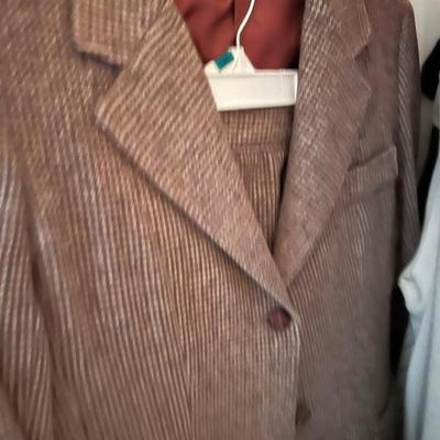 Women's Pant suits and Skirt Suits Wool Rack included. 