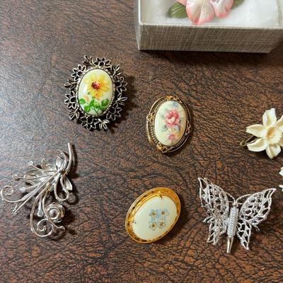 Pin Ladies Lot. Vintage!