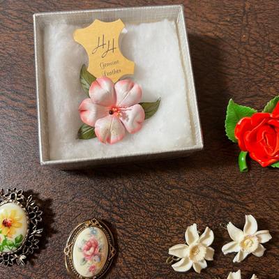 Pin Ladies Lot. Vintage!