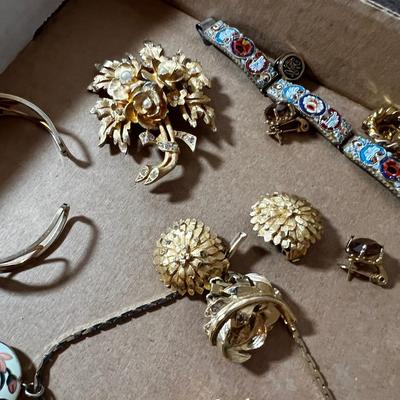 Big Goldie Lot of Nice Costume Jewelry