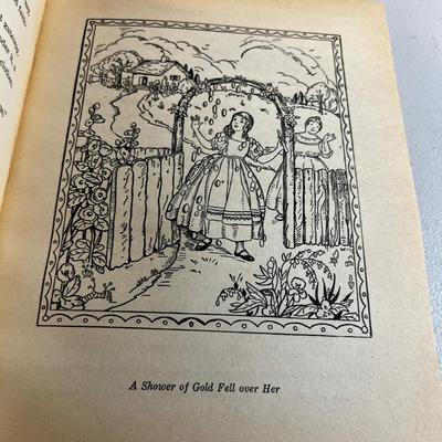 Grimms Fairy Tales Illustrated 