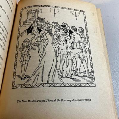 Grimms Fairy Tales Illustrated 