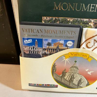 Vatican City with Books and Carrying Case