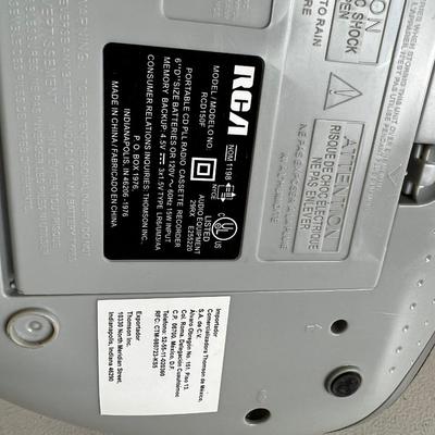 RCA: Cassette & Radio Portable Player