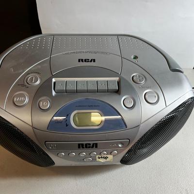 RCA: Cassette & Radio Portable Player