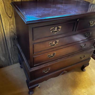 LANE Mahogany Blanket Chest. 
